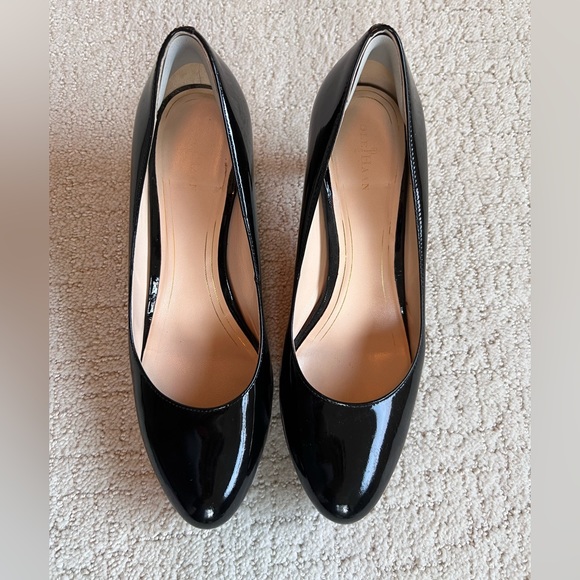 Beautiful patent Cole Han heels - Picture 2 of 10